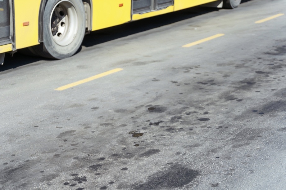 Vehicle Fluids and Oils on Roads